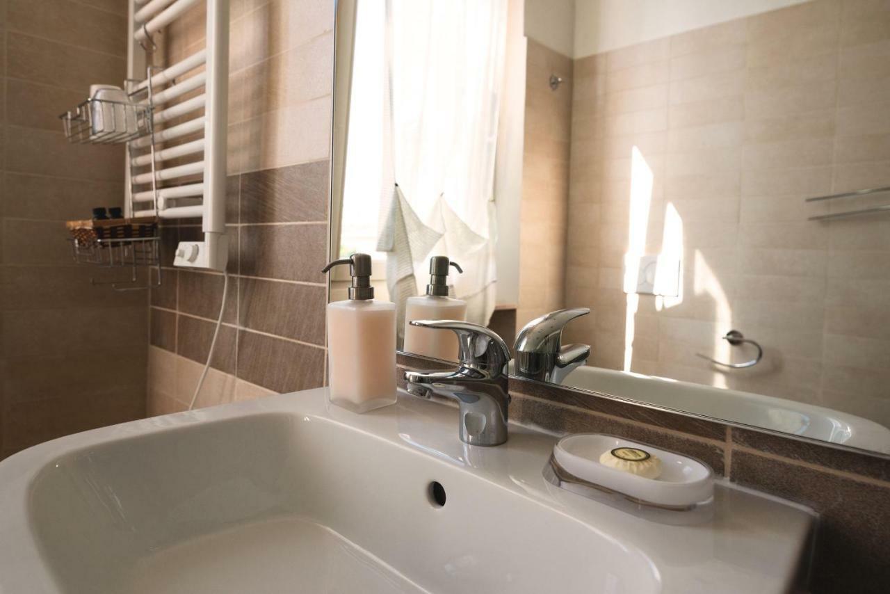 Villa Liberty B&B Фано Экстерьер фото